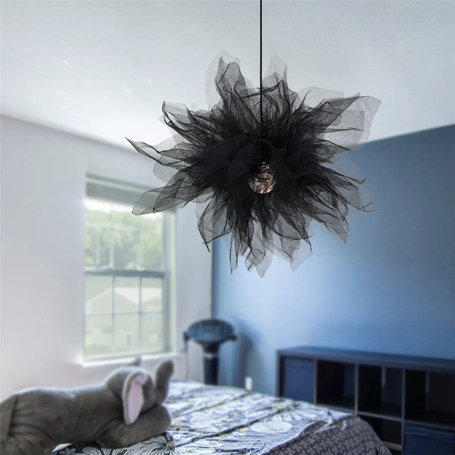 Gauzella™ – Lampa, która wygląda jak tiulowy sen na suficie