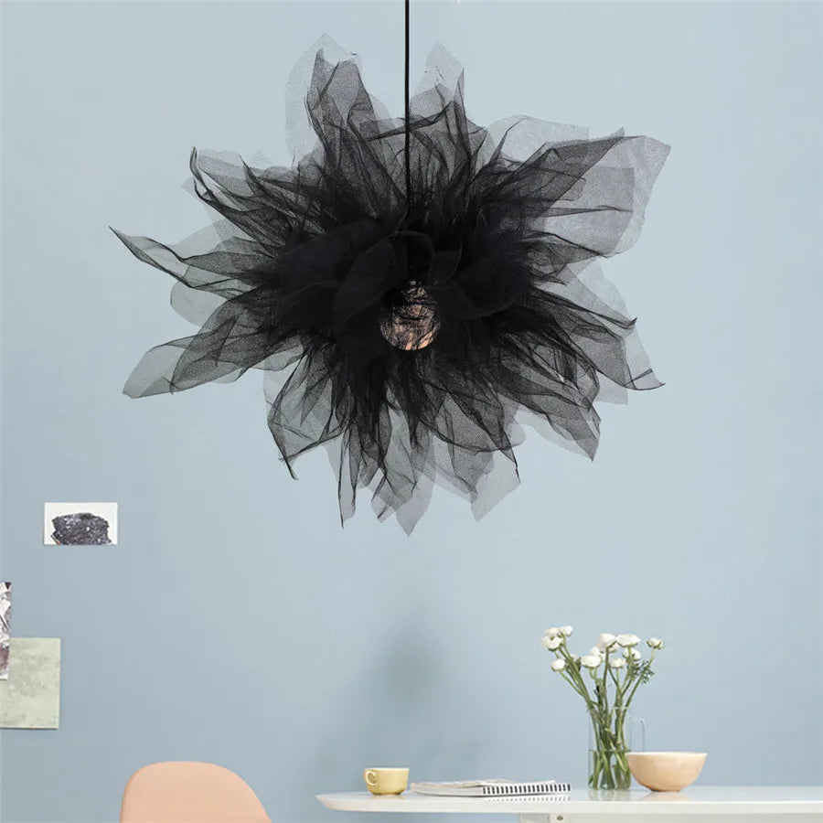 Gauzella™ – Lampa, która wygląda jak tiulowy sen na suficie