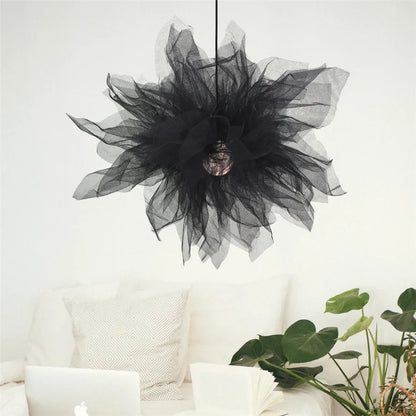 Gauzella™ – Lampa, która wygląda jak tiulowy sen na suficie
