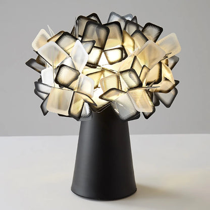 Clizia Bloom™ – Lampa, która kwitnie na biurku