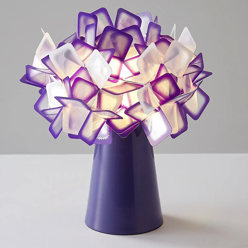 Clizia Bloom™ – Lampa, która kwitnie na biurku