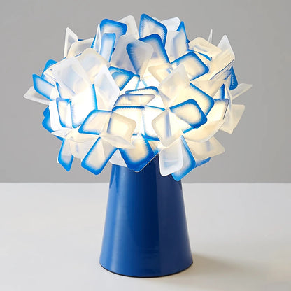 Clizia Bloom™ – Lampa, która kwitnie na biurku