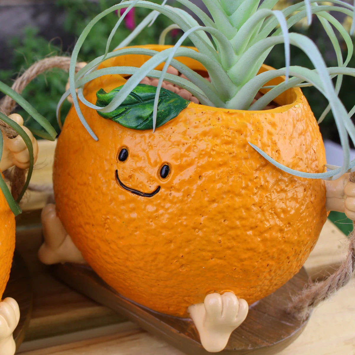 Uśmiechnięta Pomarańcza™ – Zwisający Elf Koszykowy 🍊🧚